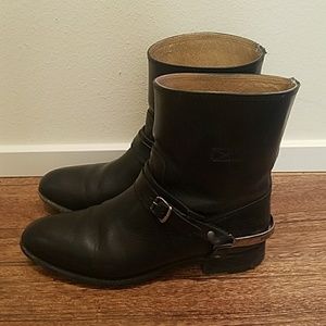 Frye Lindsay Spur Ankle Boots